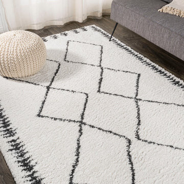 Calvia Moroccan Diamond Shag Area Rug